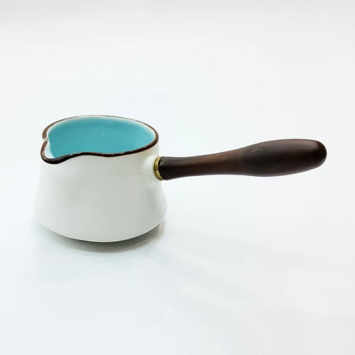 #HN0276-BW; Ceramic sauce bowl w. handle BW
