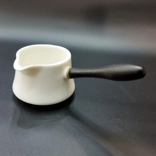 #HN0276-WT; Ceramic sauce bowl w. handle WT  