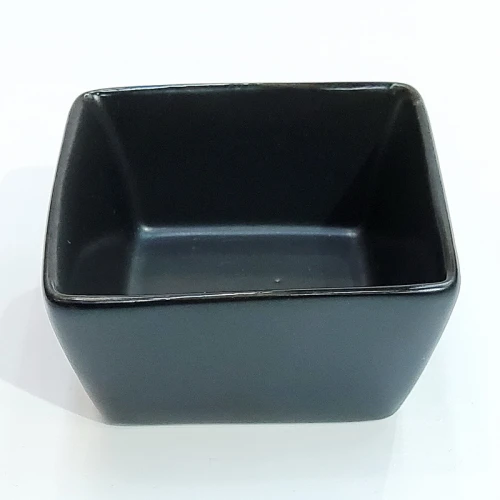 #HN0641-BK; Ceramic square bowl 7.7cm BK