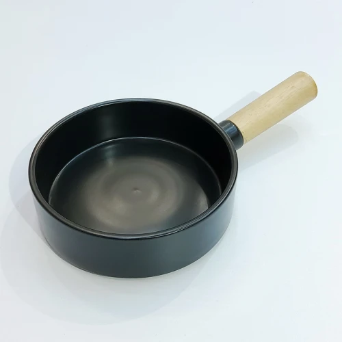#KK8264-BK; Ceramic 6" bowl with handle #BK