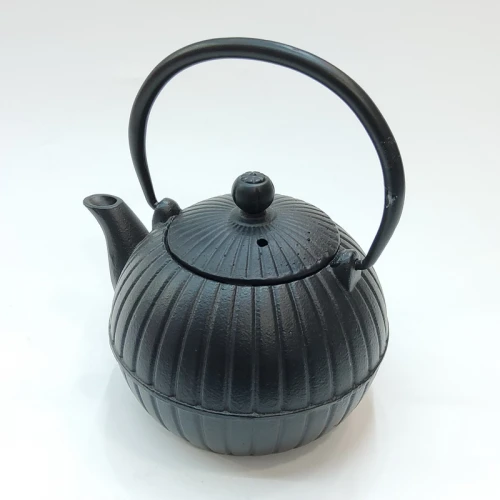 #SQ1851; Cast iron tea pot 0.55L